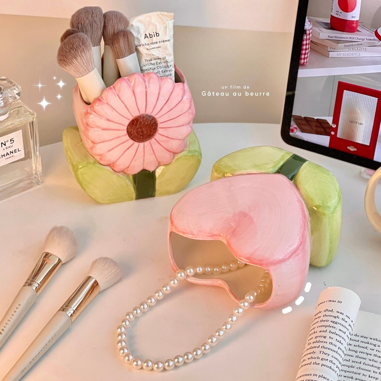 Flower Heart Ceramic Makeup Brush Holder Desk Organizer