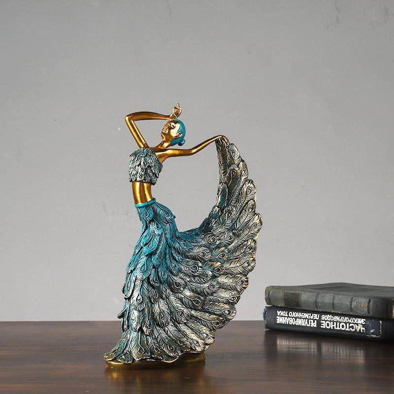 Creative Peacock Dance Resin Sculpture for Living Room Decor