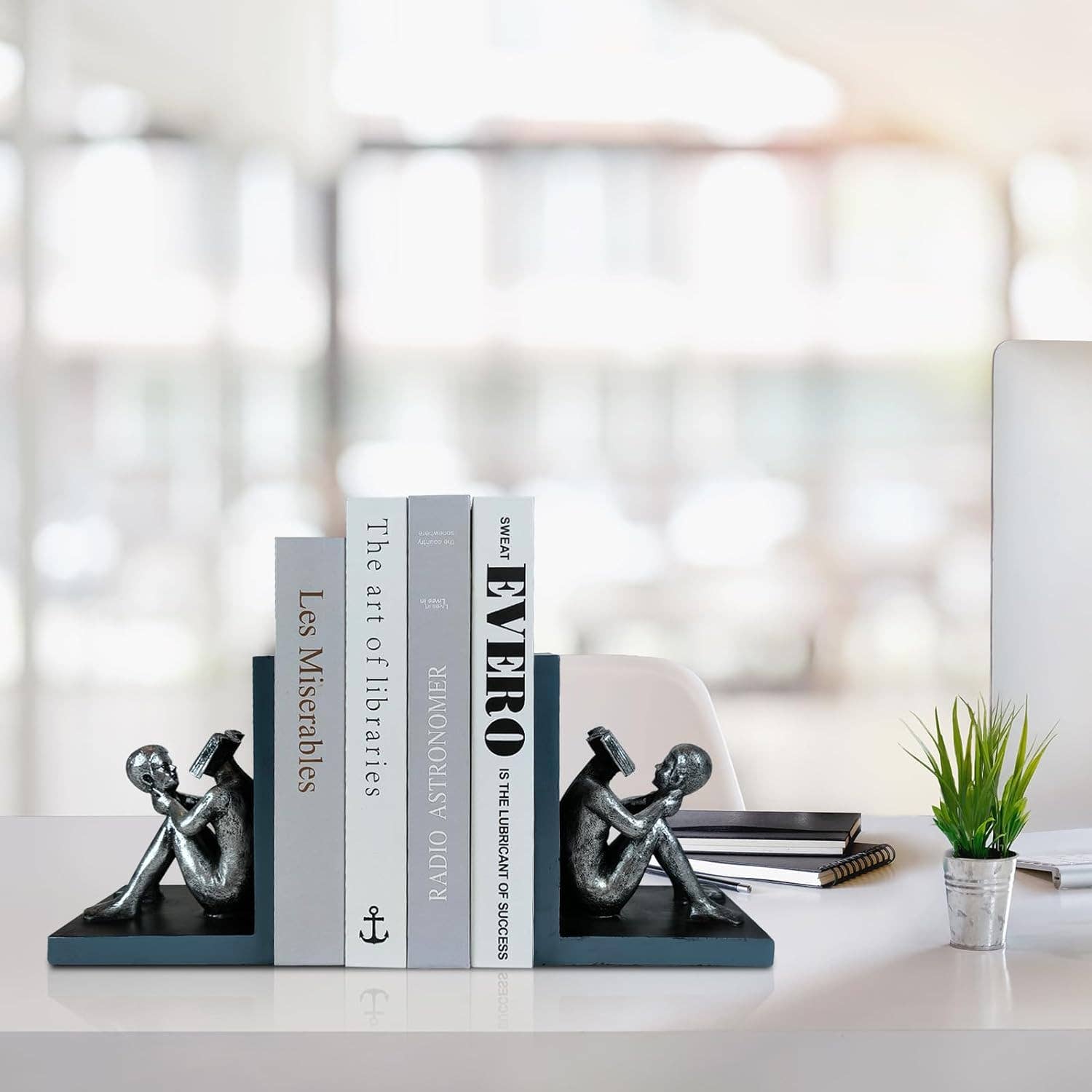Modern Decorative Resin Bookends Reading Figurine Set