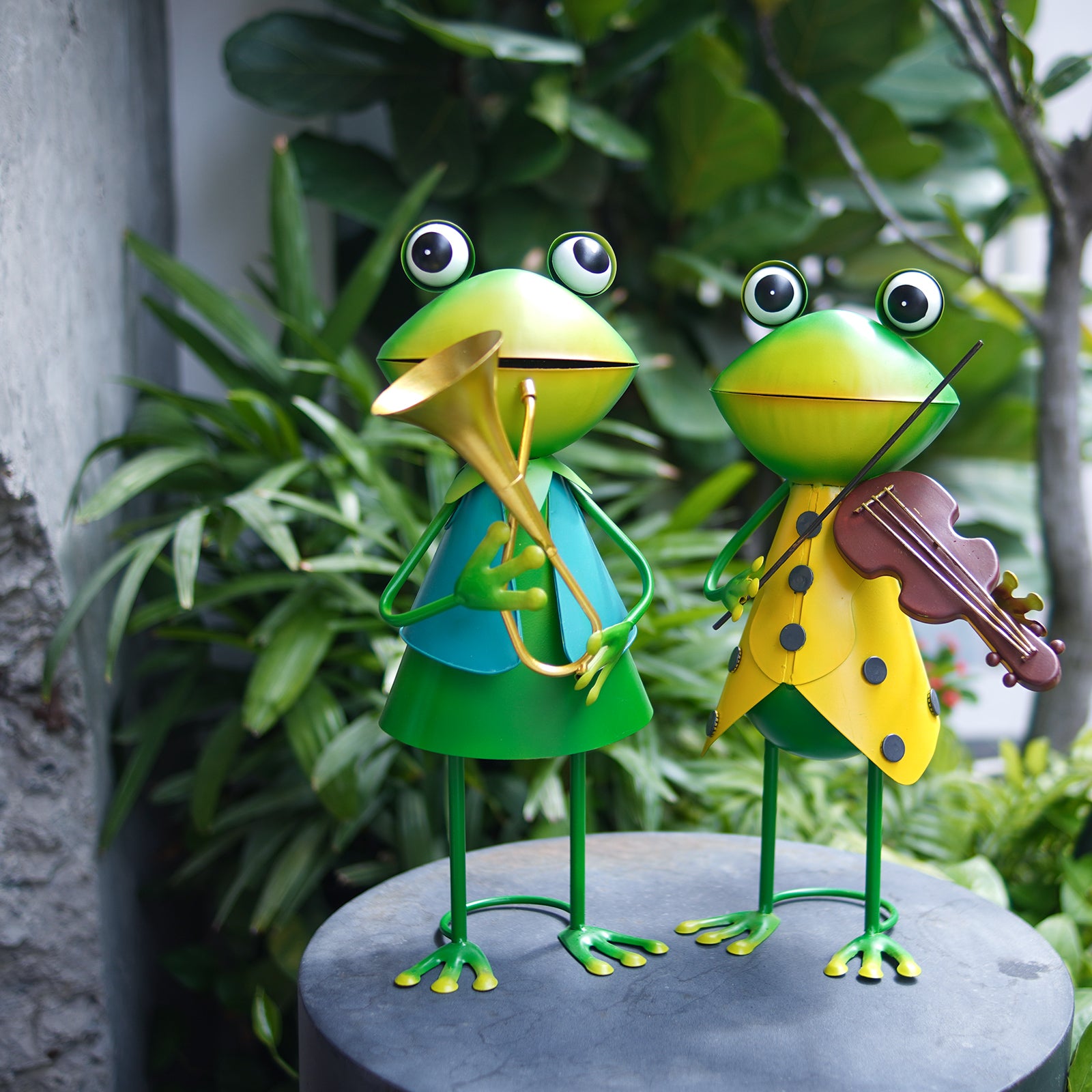 Metal Frog Musician Statue Set of 2 Garden Yard Decor 15 Inch