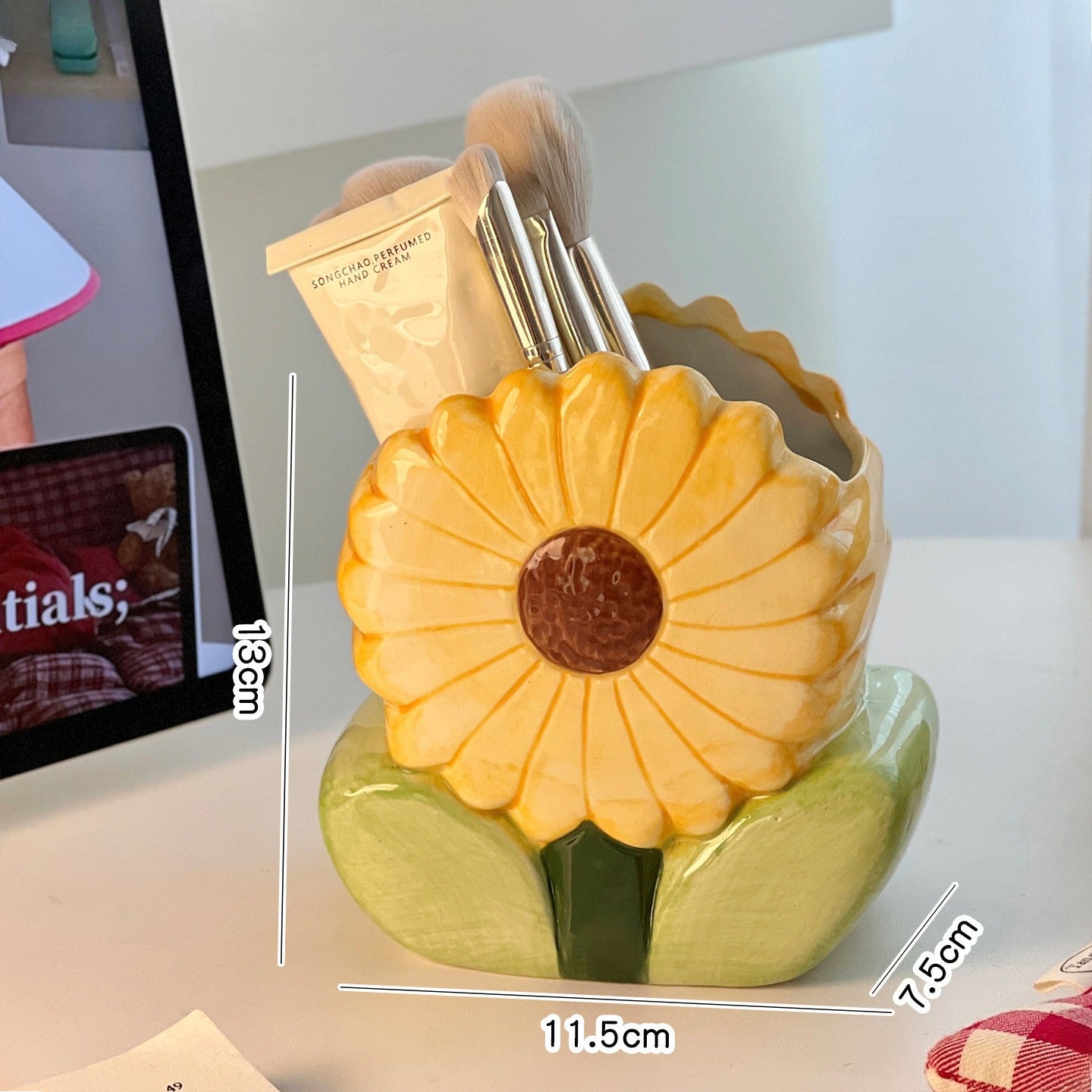 Flower Heart Ceramic Makeup Brush Holder Desk Organizer
