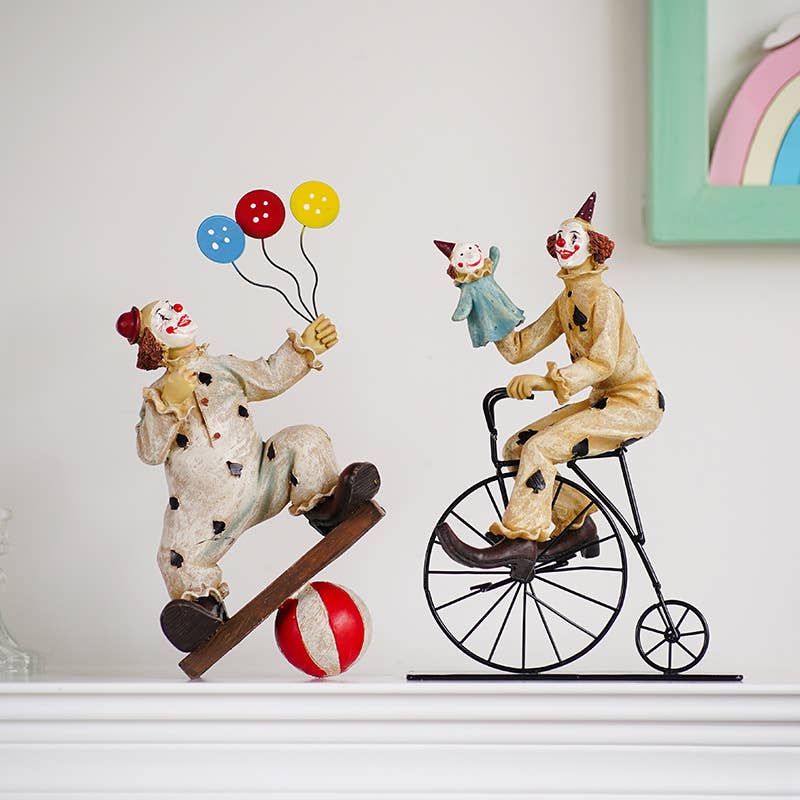 Vintage Circus Clown Resin Figurine Home Decor Ornament