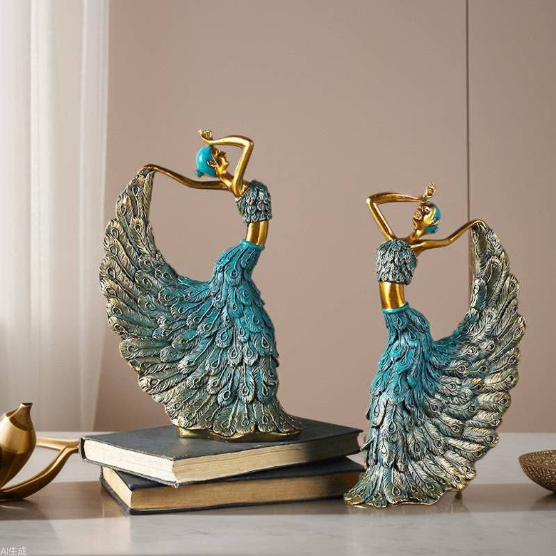 Creative Peacock Dance Resin Sculpture for Living Room Decor