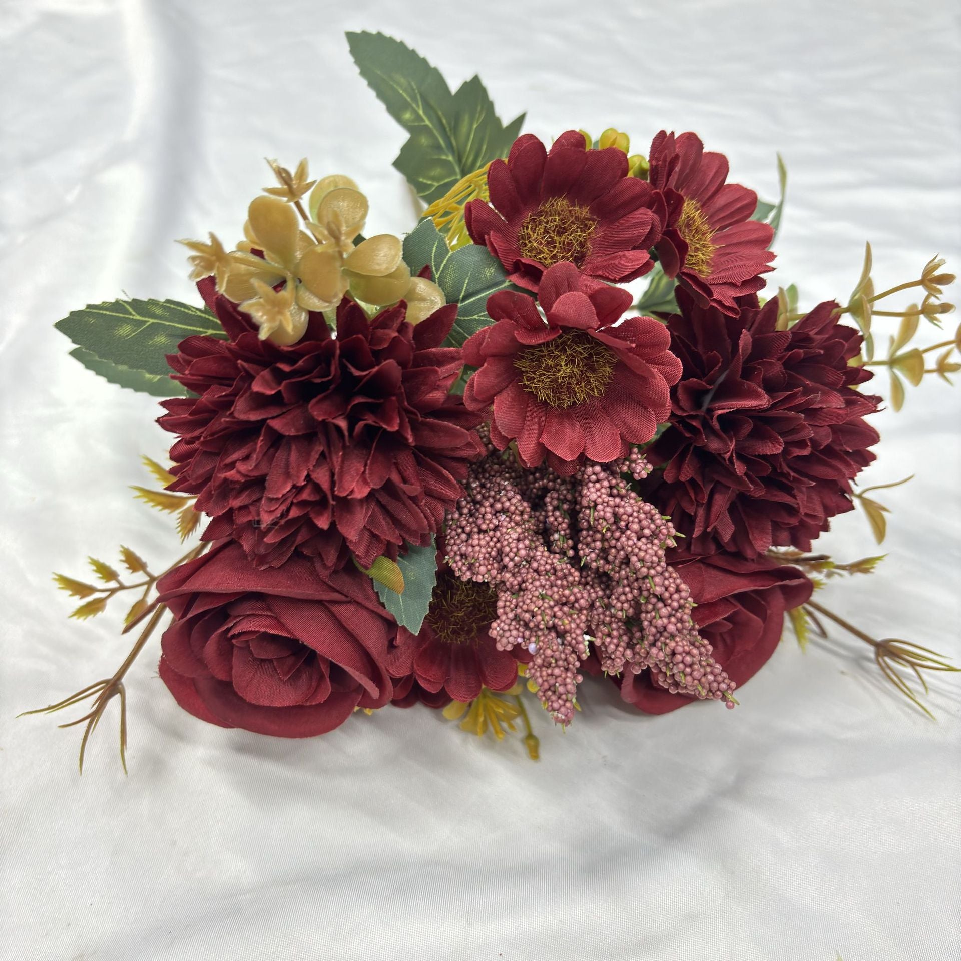 Valentine’s Day Romantic Artificial Rose Bouquet Decor