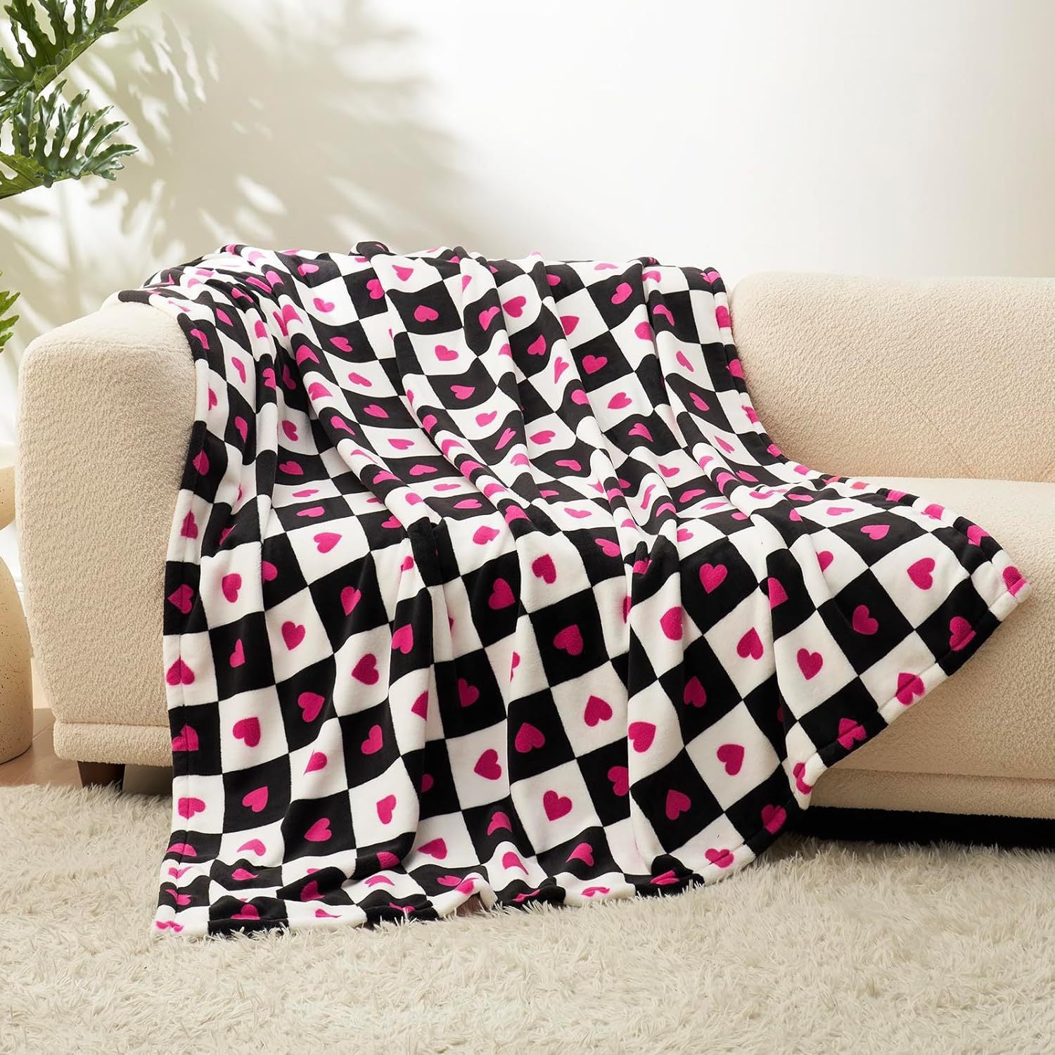 Valentine’s Day Heart Pattern Plush Throw Blanket