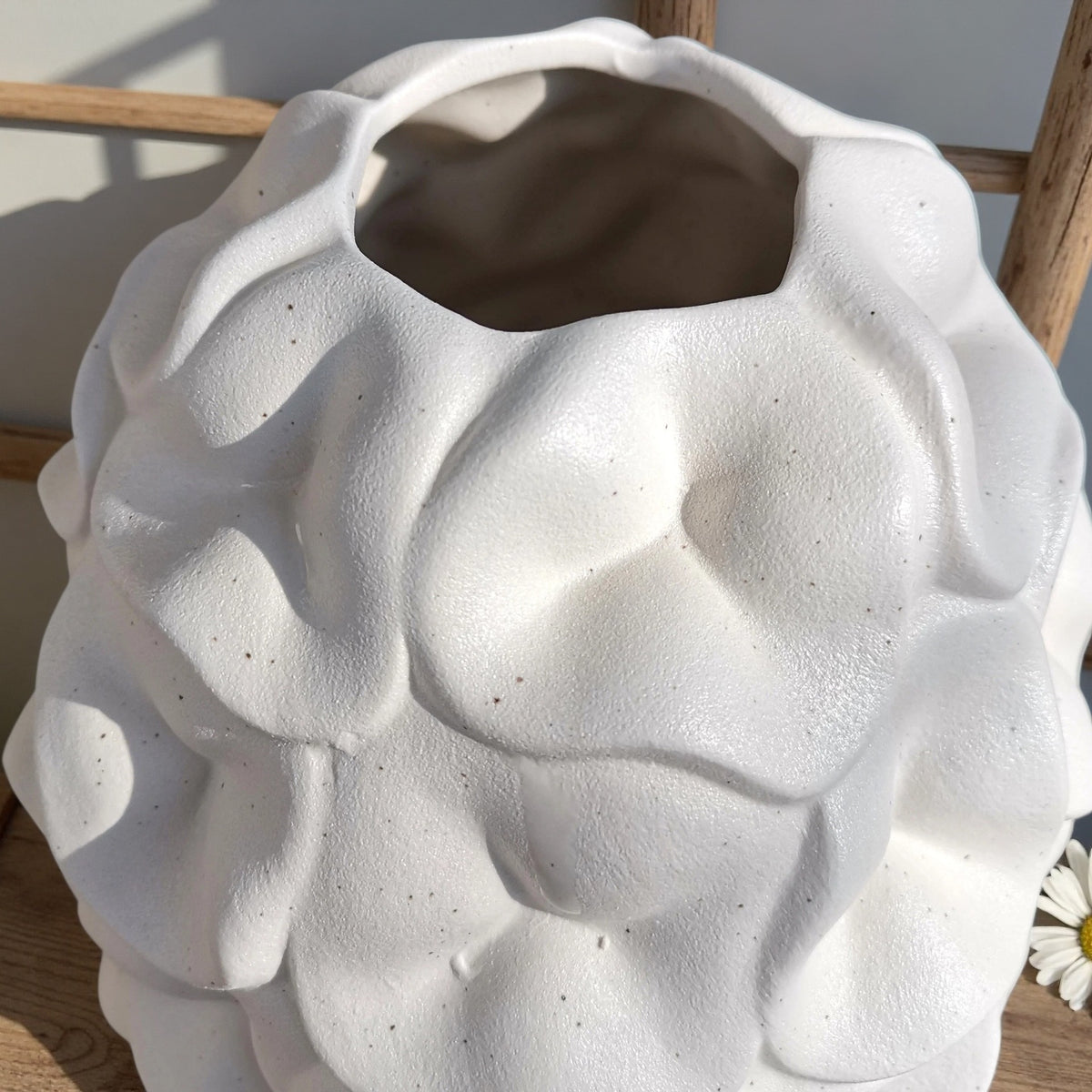 Luxury Abstract Wave Ceramic Flower Vase Sculptural Home Decor Accent