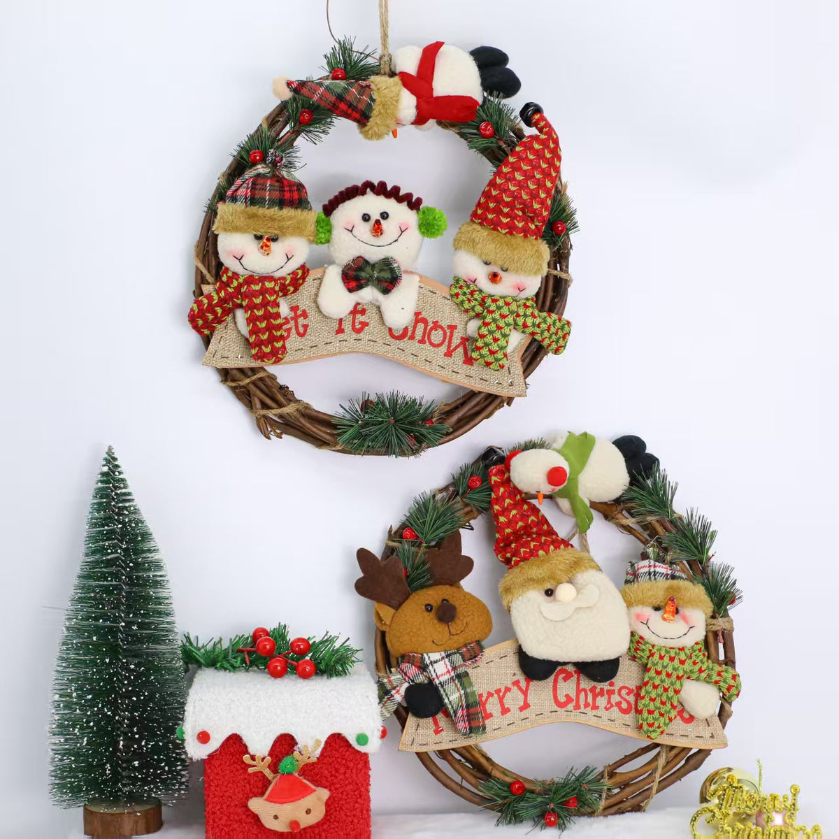 Christmas Wreath Door Hanging Decoration Plush Wooden Accent